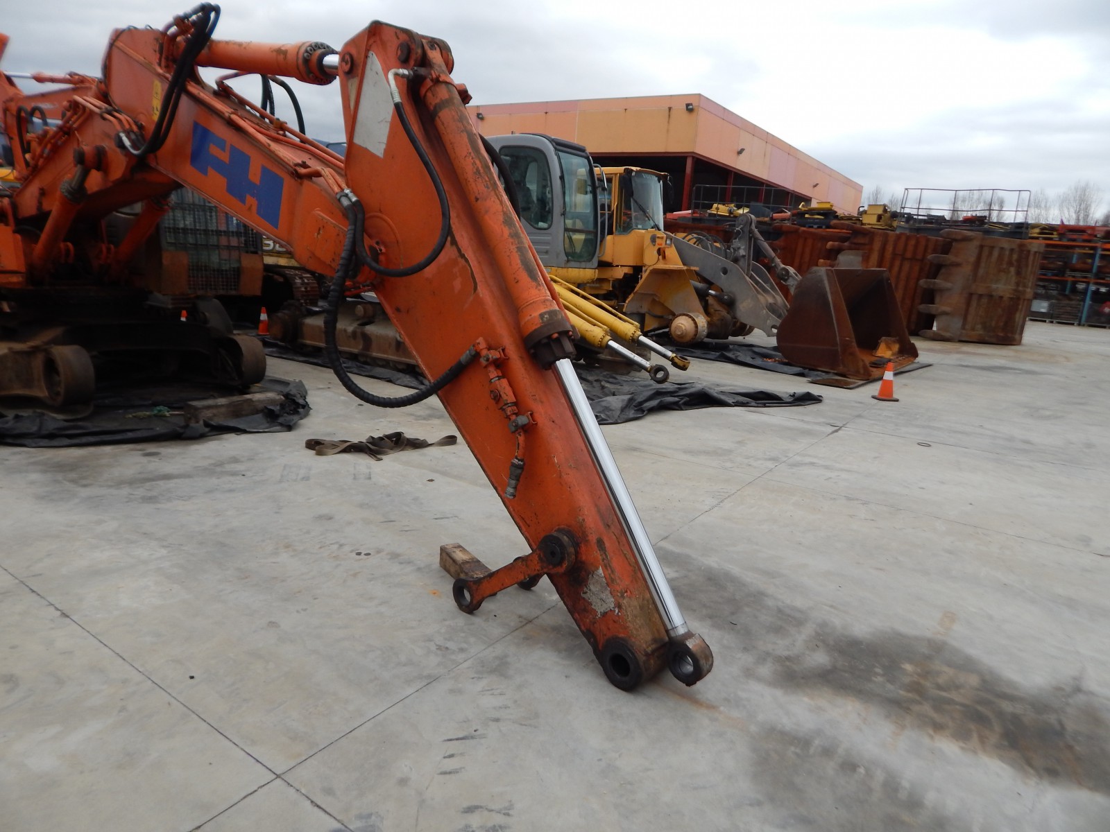 Arm FIAT-HITACHI EX215