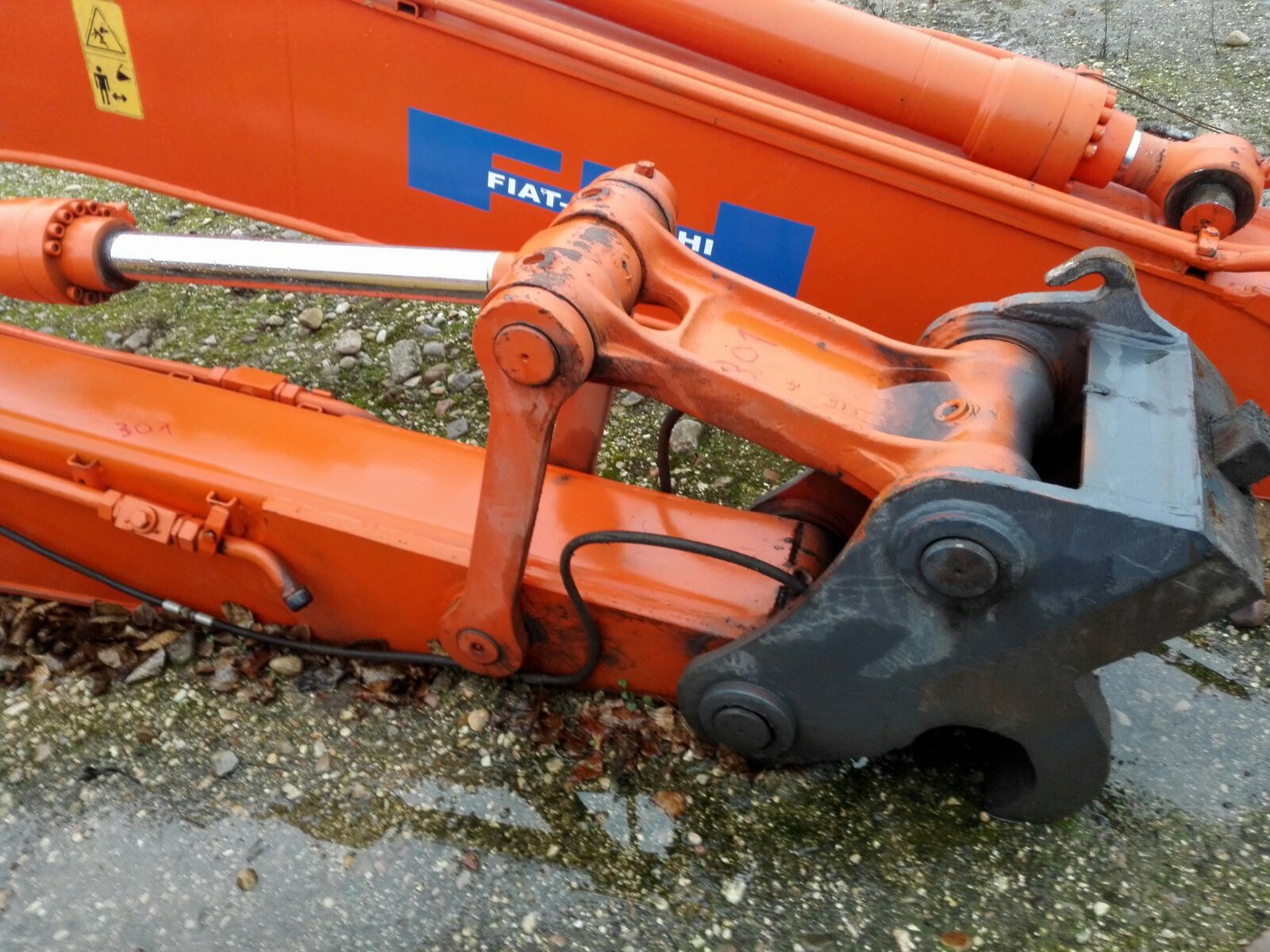 Arm FIAT-HITACHI EX215