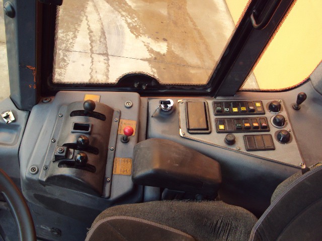 Cab  Other FIAT-HITACHI W130