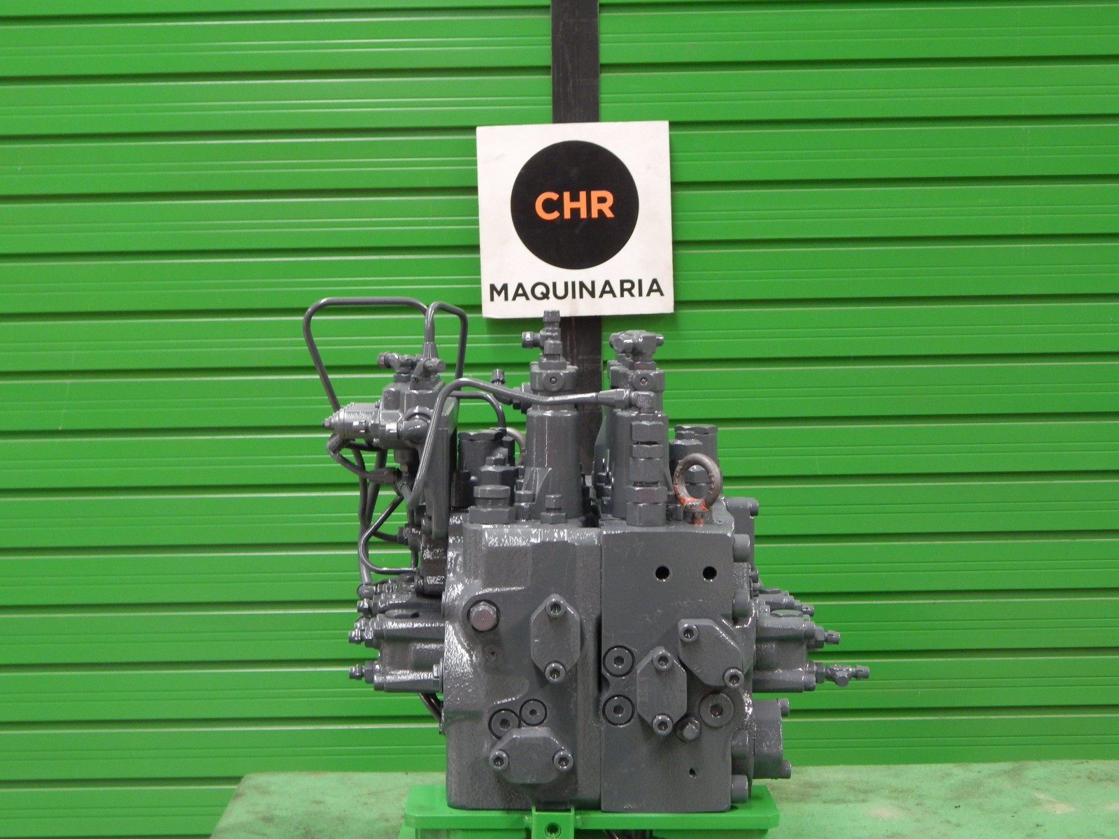 Valve HITACHI ZX210-3  4606144