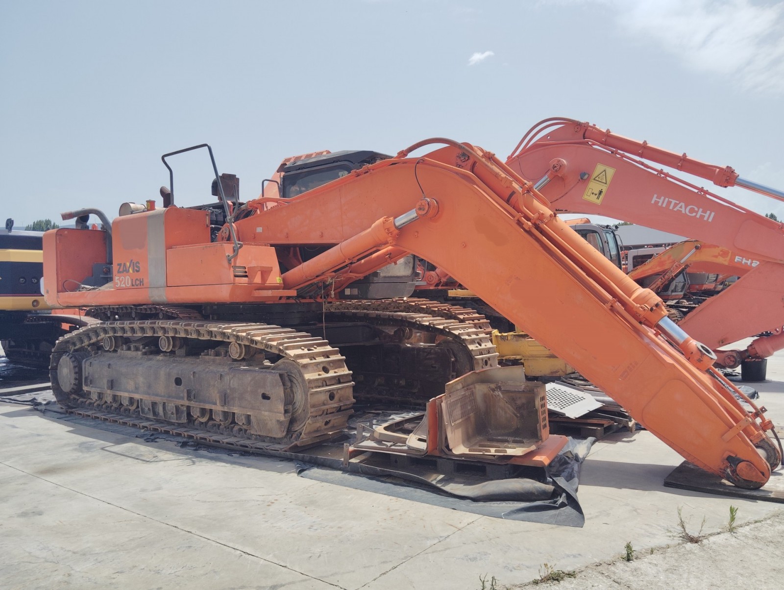 EXCAVADORA HITACHI ZX520LCH-3