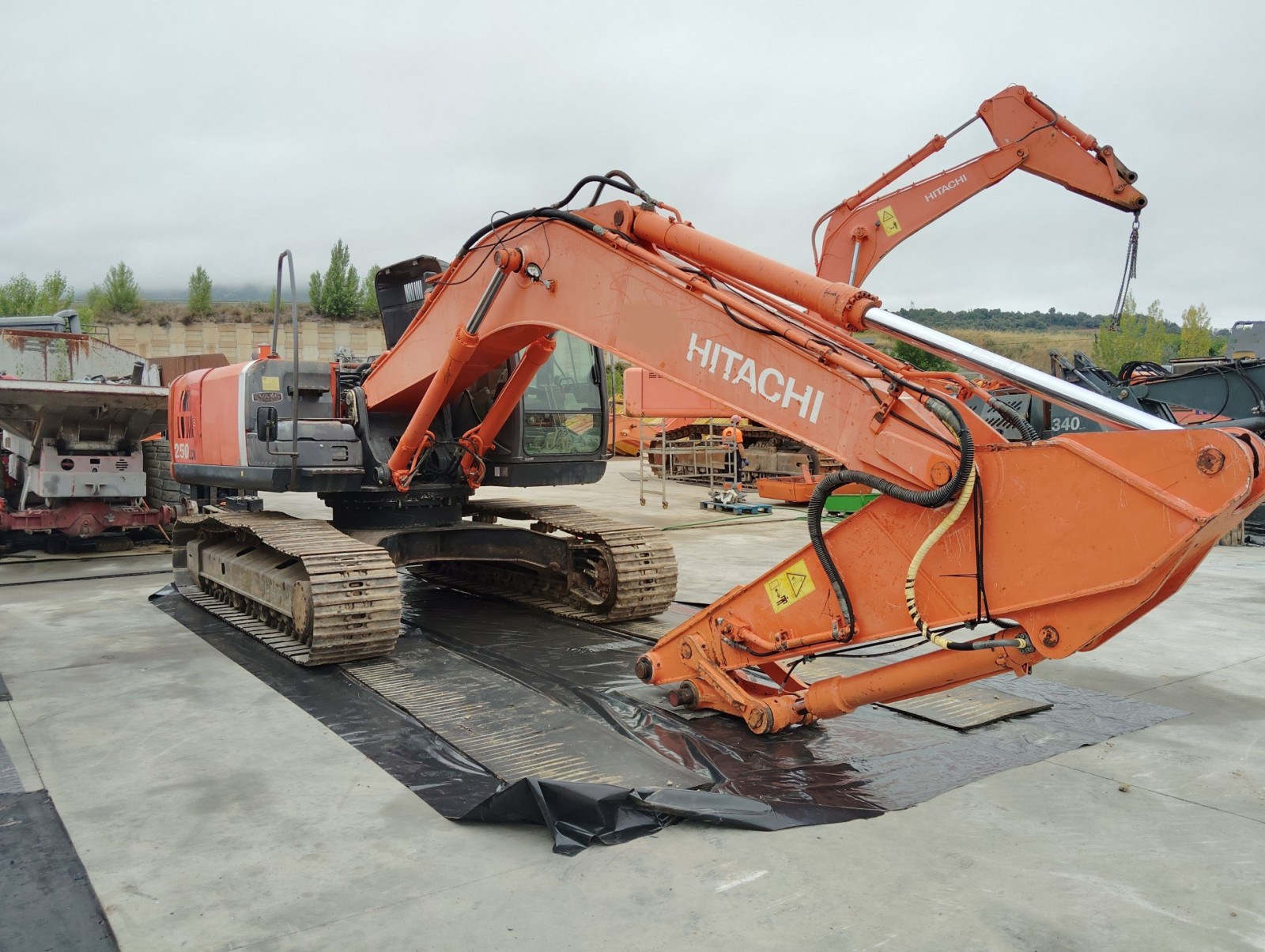 EXCAVADORA HITACHI ZX250LCN-3