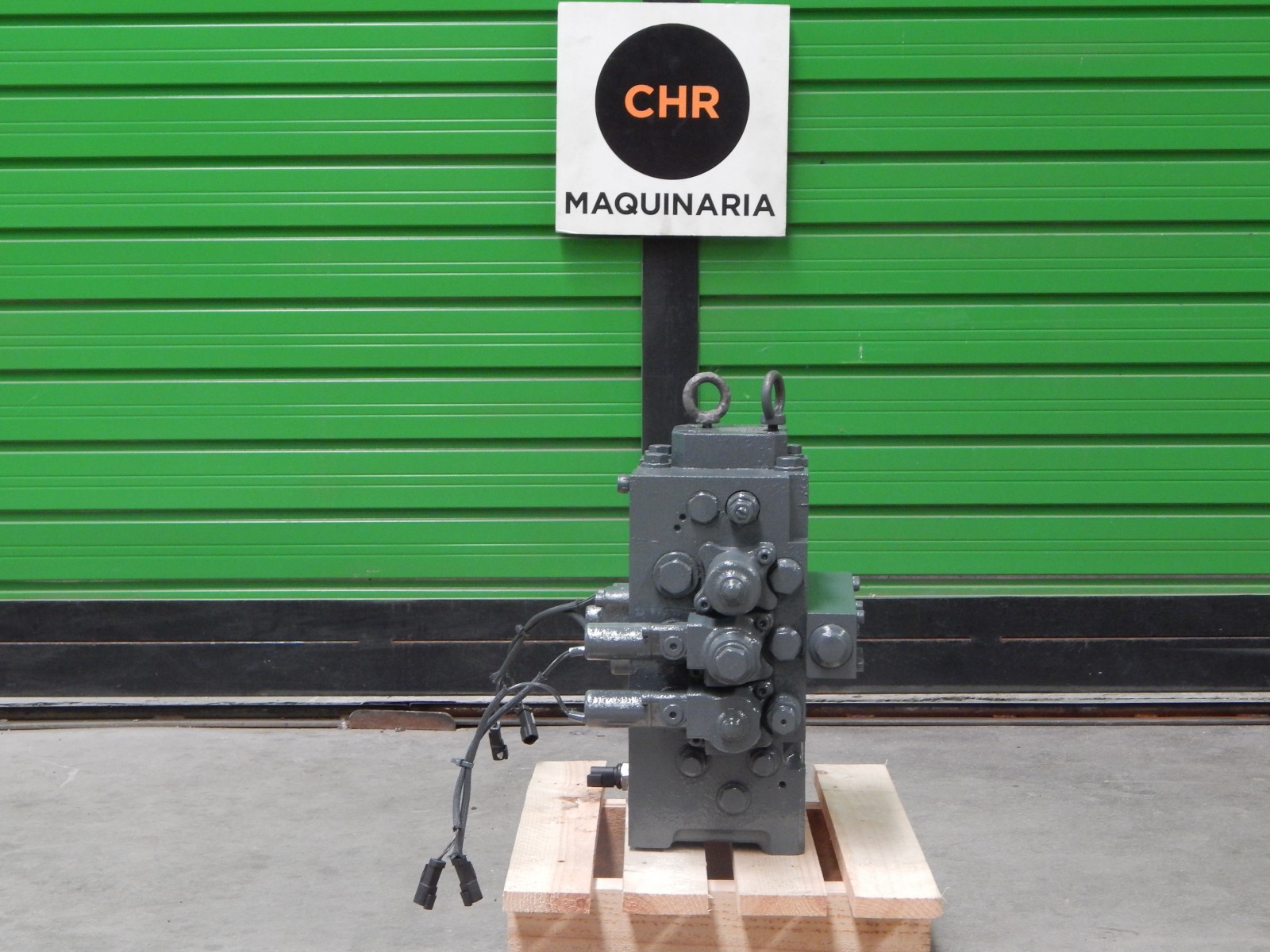 Valve KOMATSU WA500-6 732-45-12101